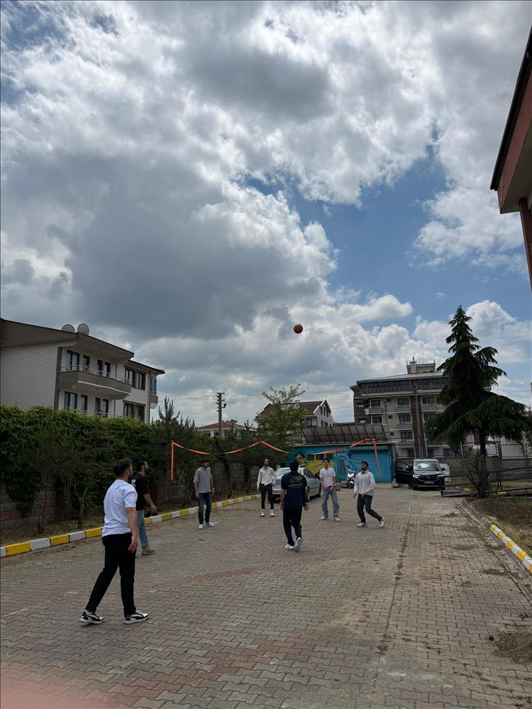 Öğrencilerimiz ile voleybol etkinliği