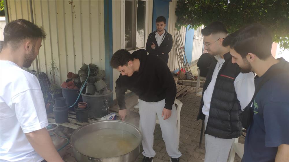 Öğrencilerimiz ile yemek hazırlama etkinliği